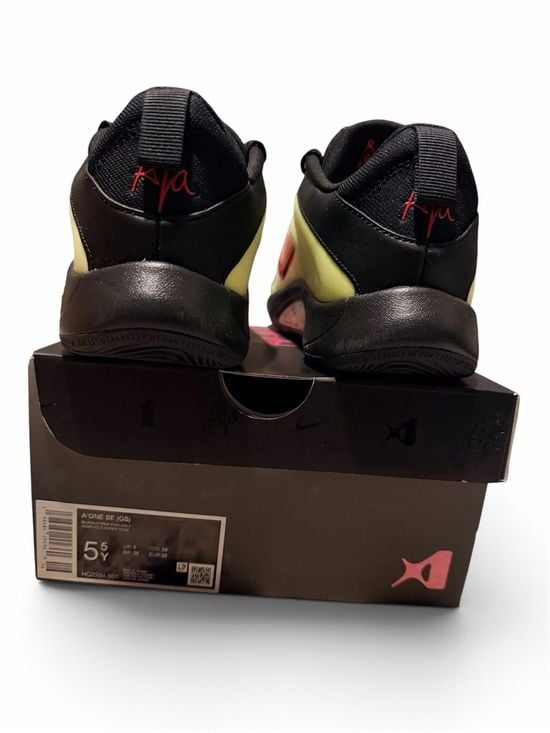 New in Box Nike A’One SE (GS) Brand New in Box 5.5Y / 7W Retail: $90 Aja Wilson 5