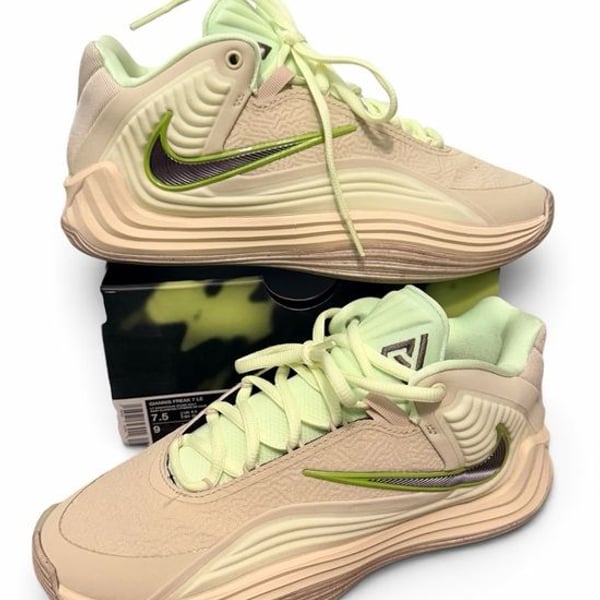 New Nike Giannis Freak 7 LE – Men’s 7.5 / Women’s 9 Retail: $115
