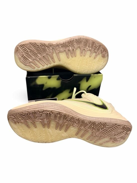 New Nike Giannis Freak 7 LE – Men’s 7.5 / Women’s 9 Retail: $115 3