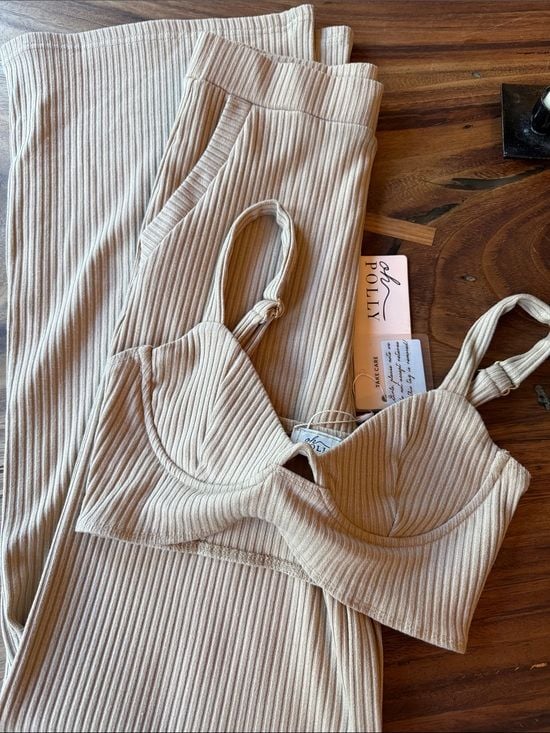NWT Oh Polly “perfectly suited” 2 piece set rib underwire crop and pants size 2 4