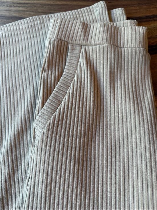 NWT Oh Polly “perfectly suited” 2 piece set rib underwire crop and pants size 2 7