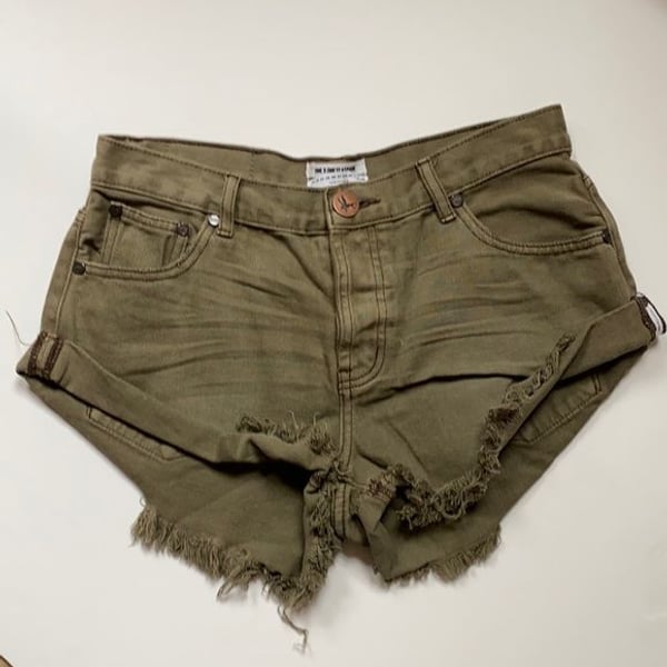 One Teaspoon olive green bandit shorts size 28