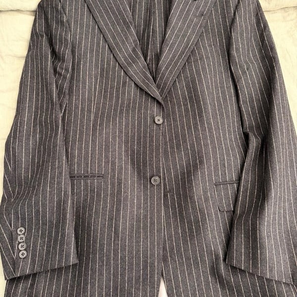 Hart Schaffner Marx Studio Collection Pinstripe Wool Suit 40L