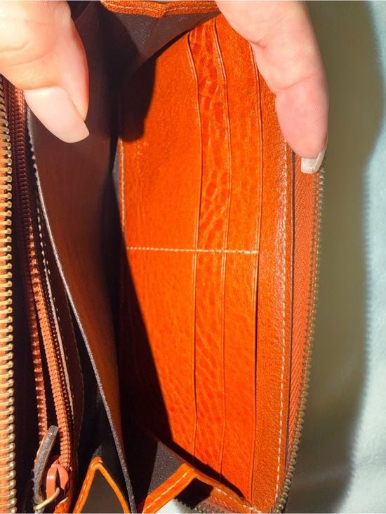 Vintage Gucci Brown GG Monogram Zip-Around Wallet with Gold GG Charm 5