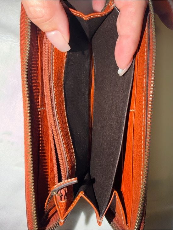 Vintage Gucci Brown GG Monogram Zip-Around Wallet with Gold GG Charm 8