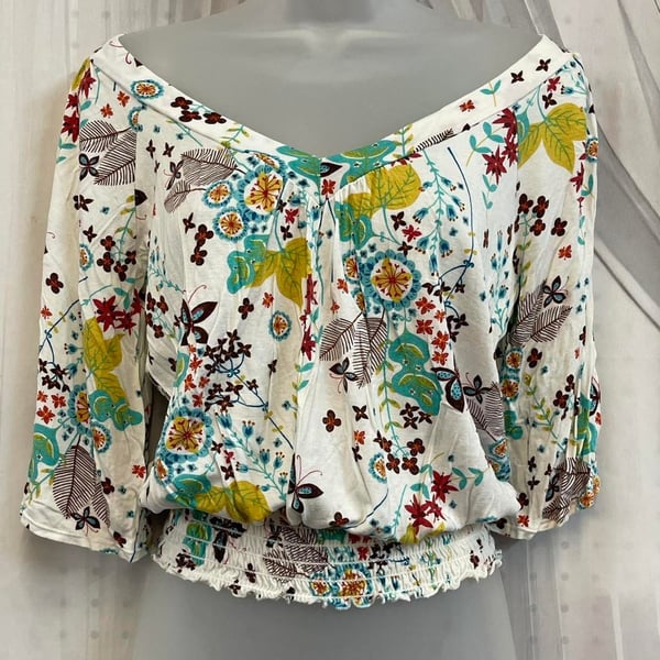 Size S Small 4-6 American Rag Off the Shoulder Crop Floral Butterfly Blouse