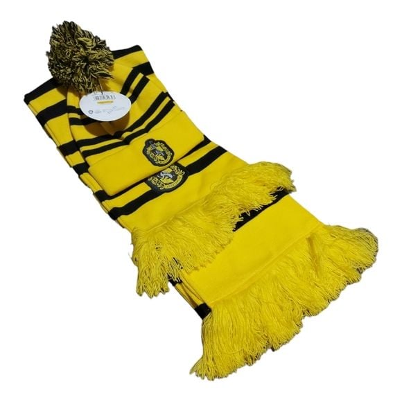 Harry Potter Scarf & Hat Hufflepuff 2