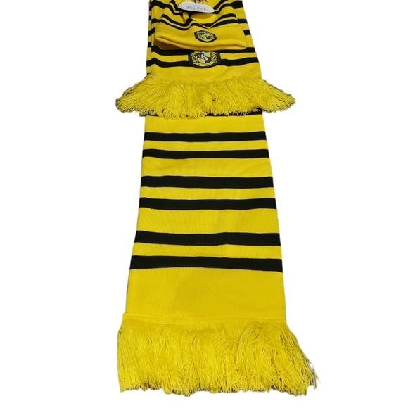 Harry Potter Scarf & Hat Hufflepuff 4
