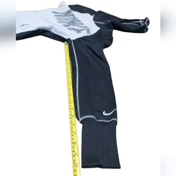 Nike Women's Therma-Fit Hoodie Size Small 10