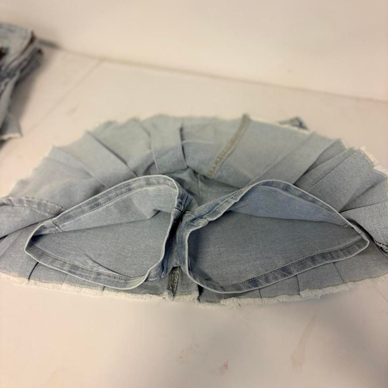 BLUESPICE Denim Pleated Skort Size 0 Light Wash Raw Hem 4