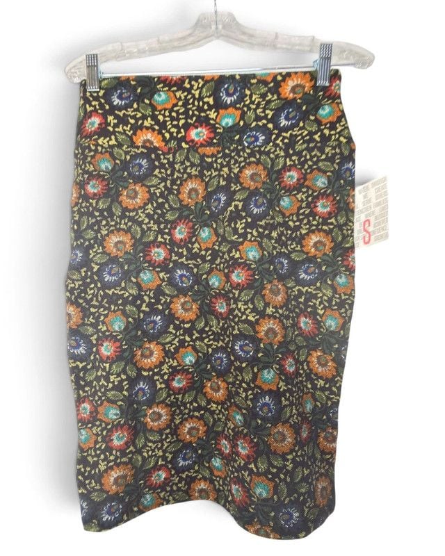 Lularoe Skirt. Cottagecore flower pattern 2