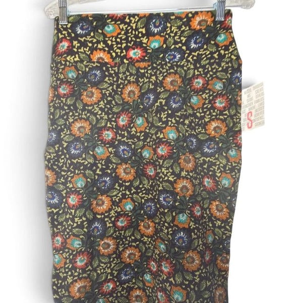 Lularoe Skirt. Cottagecore flower pattern