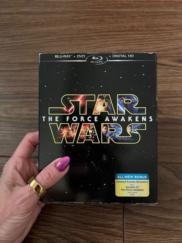 Star Wars The Force Awakens DVD + Blu-ray 1