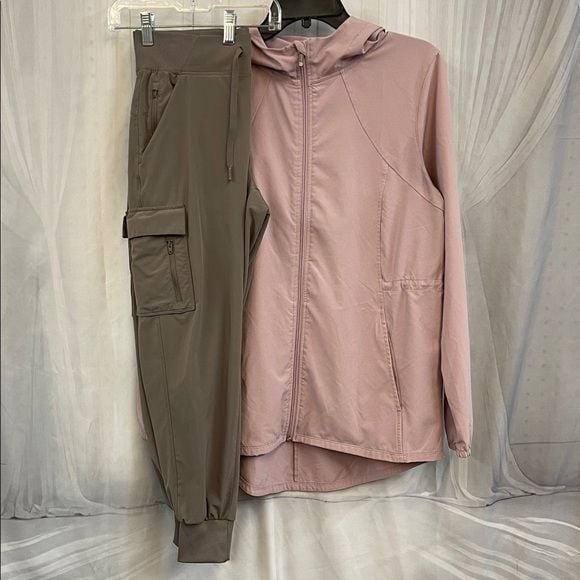 10pc Athleisure Gap All In Motion Bundle Capsule Athletic Sweater Jogger S Close 4