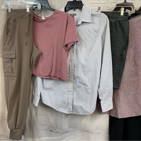 10pc Athleisure Gap All In Motion Bundle Capsule Athletic Sweater Jogger S Close 16
