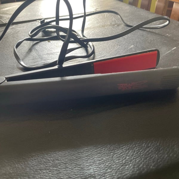 José Eber ceramic flat iron