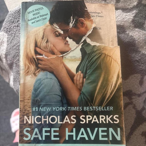 Safe Haven by Nicholas Sparks Paperback Novel