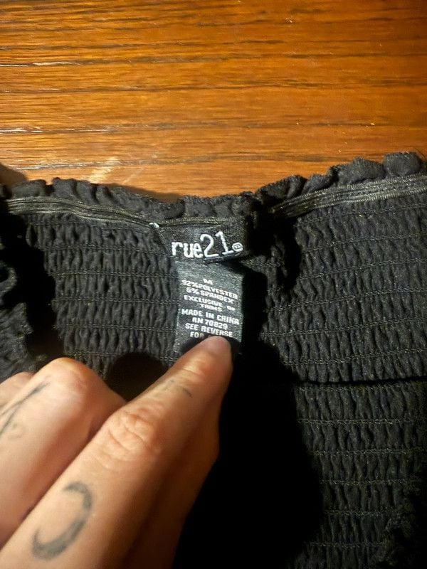 Rue21 black crop 3