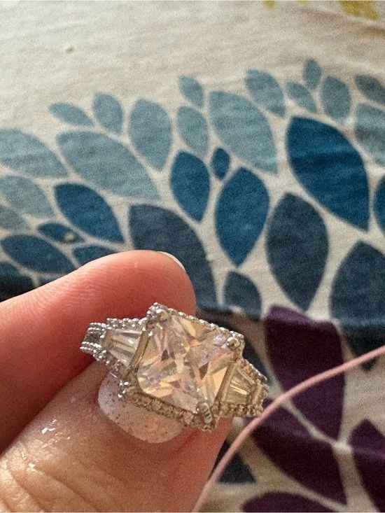 Silver Cushion-Cut Halo Engagement Ring in White Size 7 4