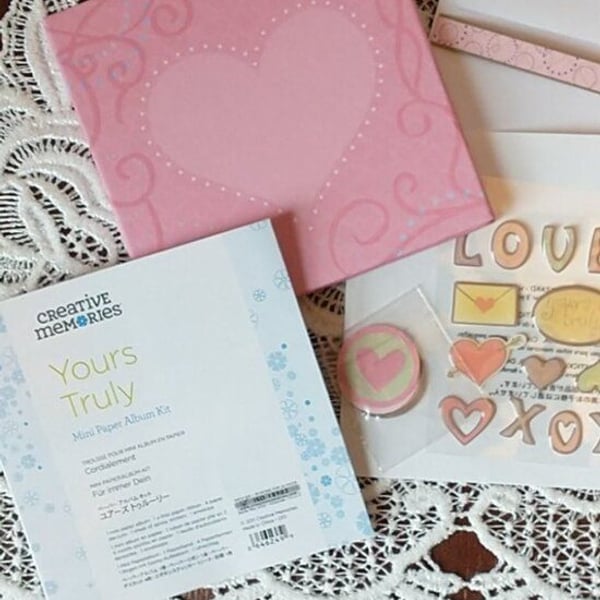 RETIRED - Creative Memories Yours Truly Mini Paper Album Kit - NIP