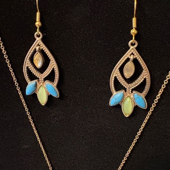 Gold and Blue Leaf Pendant Necklace Set 2