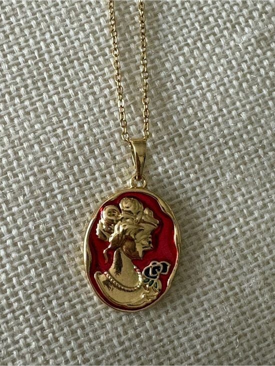 Gold-Tone Red Cameo Pendant Necklace - Stainless Steel NWT 3