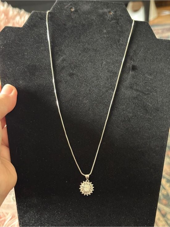 Moissanite Diamond Cluster Pendant on 18” Sterling Silver Chain NWT 4
