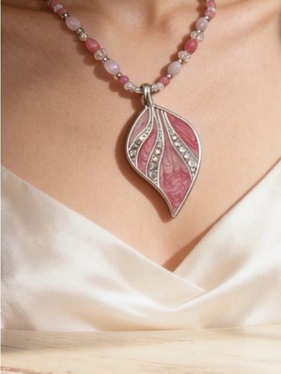 Kenneth Cole Pink Leaf Pendant Statement Necklace w/beads EUC 2