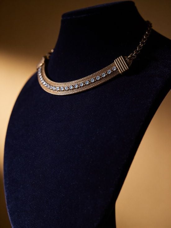 Vintage Sarah Coventry Gold Mesh Chain Choker Necklace with Blue Crystal Accents 3