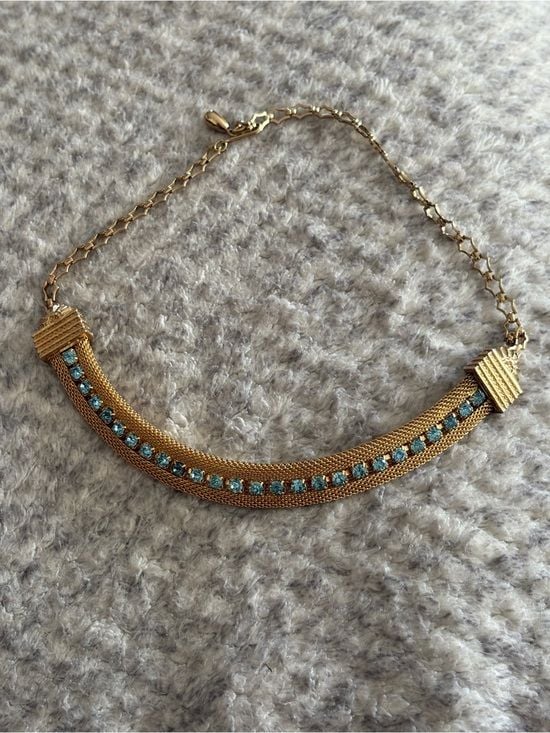 Vintage Sarah Coventry Gold Mesh Chain Choker Necklace with Blue Crystal Accents 4