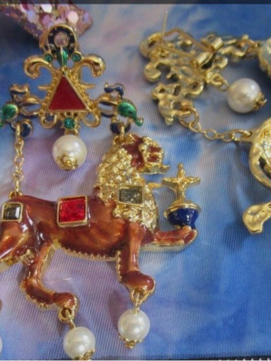 Carnivale’ King of Lions Earrings NIP 4