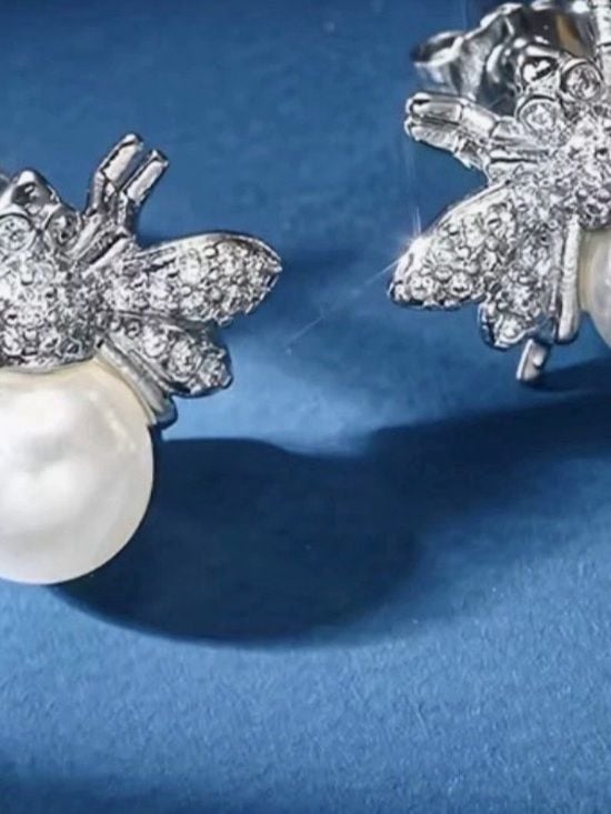 Silver Bee Pearl & rhinestone Post Earrings NWOT 3