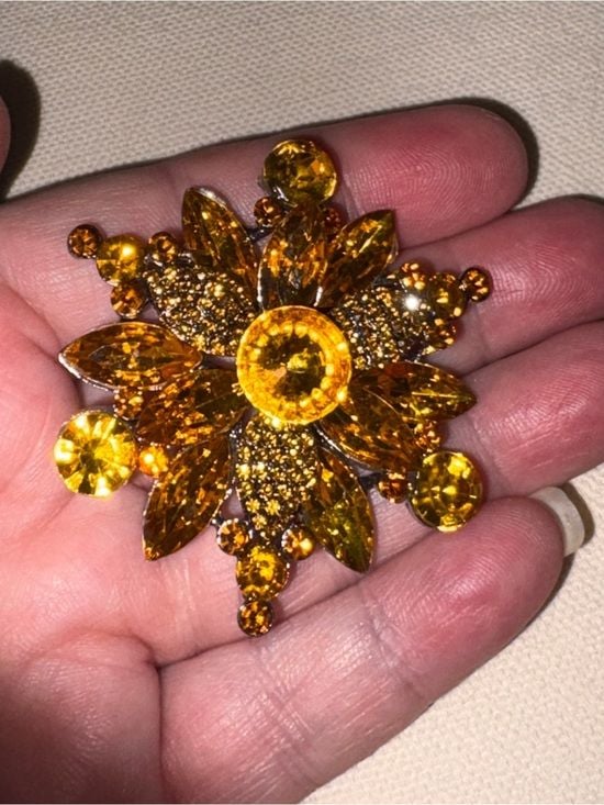 Vintage Golden Amber Crystal Floral Brooch 5