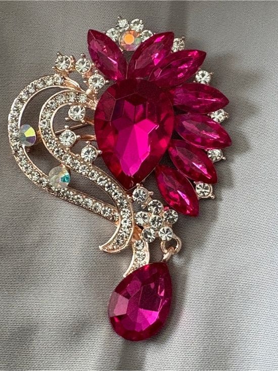 Vintage Fuchsia & White Crystal Floral Statement Brooch with DROP EUC 2