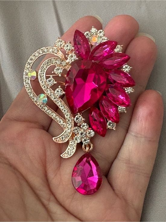 Vintage Fuchsia & White Crystal Floral Statement Brooch with DROP EUC 6