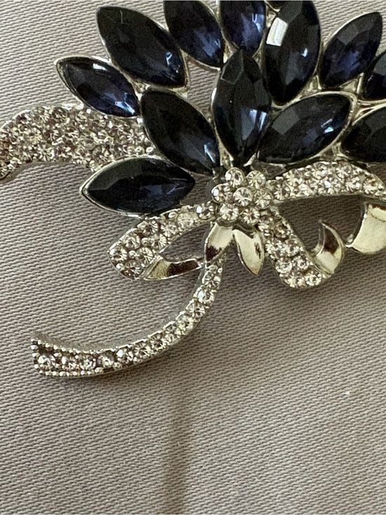 Vintage Rhinestone Leaf Cluster Brooch with Dark Blue Marquise Stones EUC 3