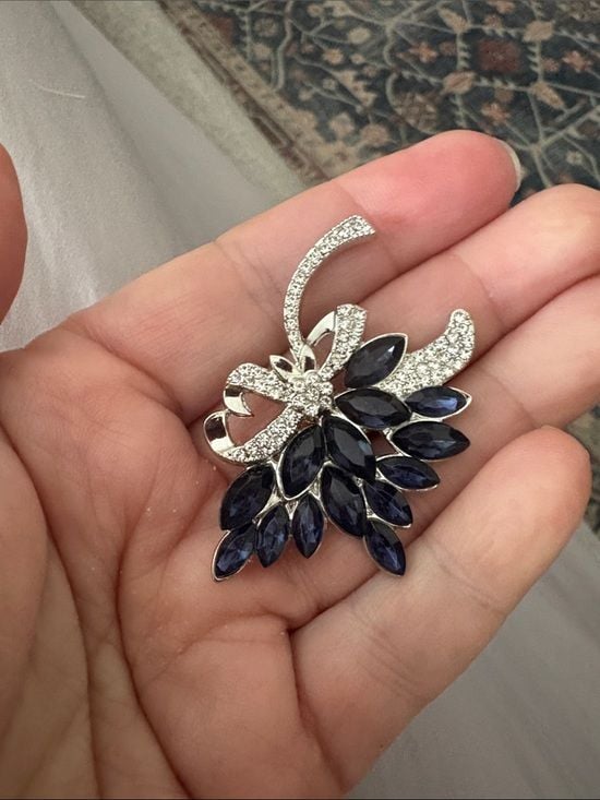 Vintage Rhinestone Leaf Cluster Brooch with Dark Blue Marquise Stones EUC 7