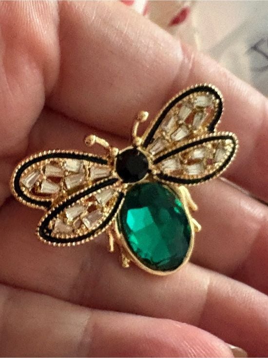 Vintage Gold Bee Brooch with Emerald Green Crystal Accent 3