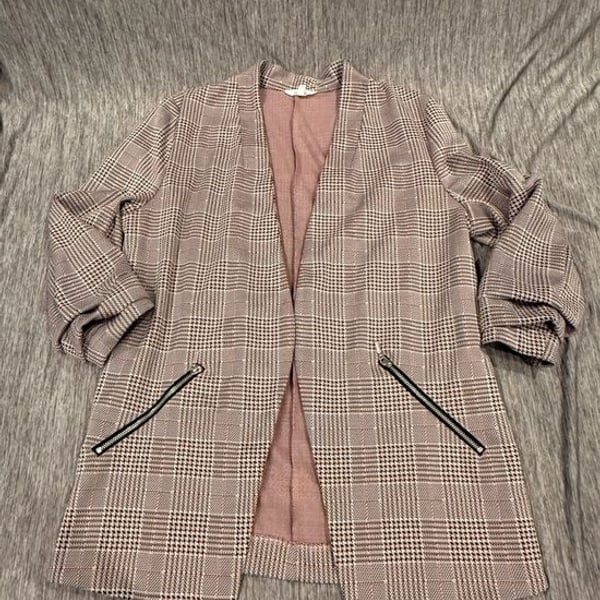 Maurices Plaid Open-Front Blazer in Mauve Pink
