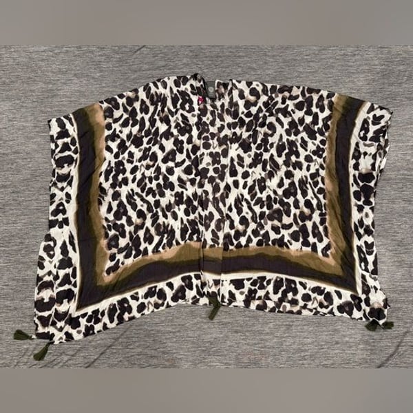 Vince Camuto Grey and Brown Leopard Print Kimono with tassels