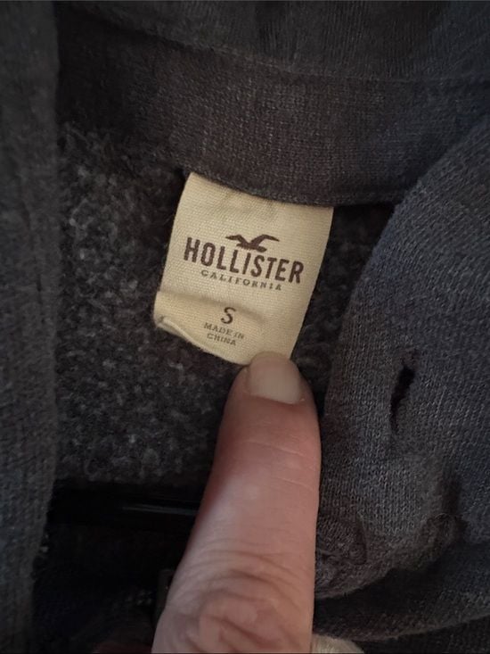 Hollister Charcoal Gray Zip-Up Hoodie with Surf Logo 3