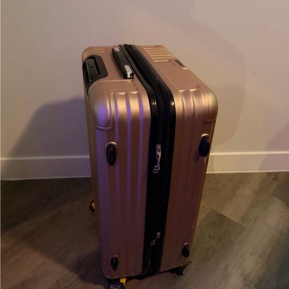 Rose Gold Hard Shell Suitcase 4