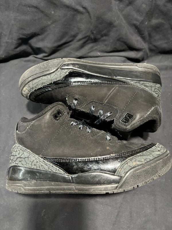 Jordan 3 Black Cat 1y 2