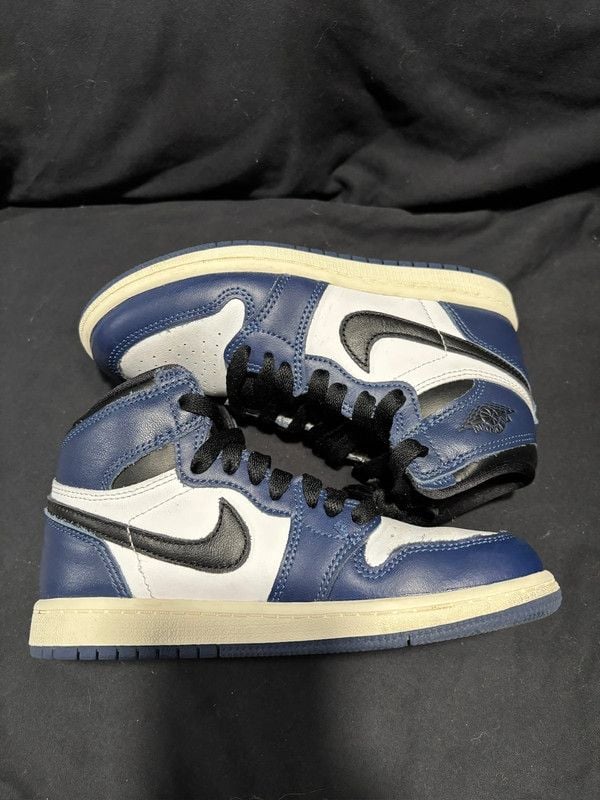 Jordan 1 Midnight Navy 2