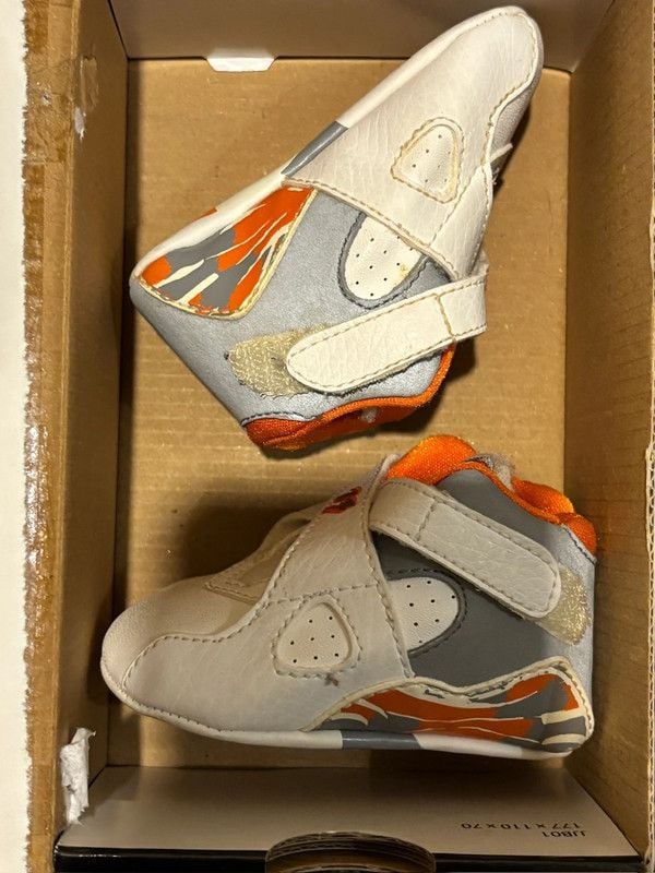 Jordan 8 Orange Blaze 2