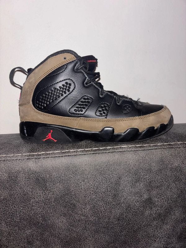 Jordan 9 retro 2