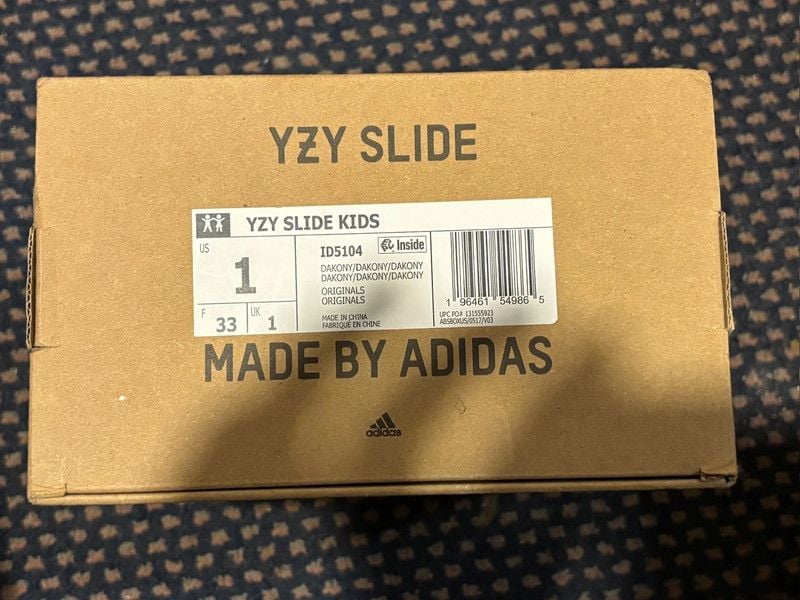 Adidas Yeezy Onyx Slides 2