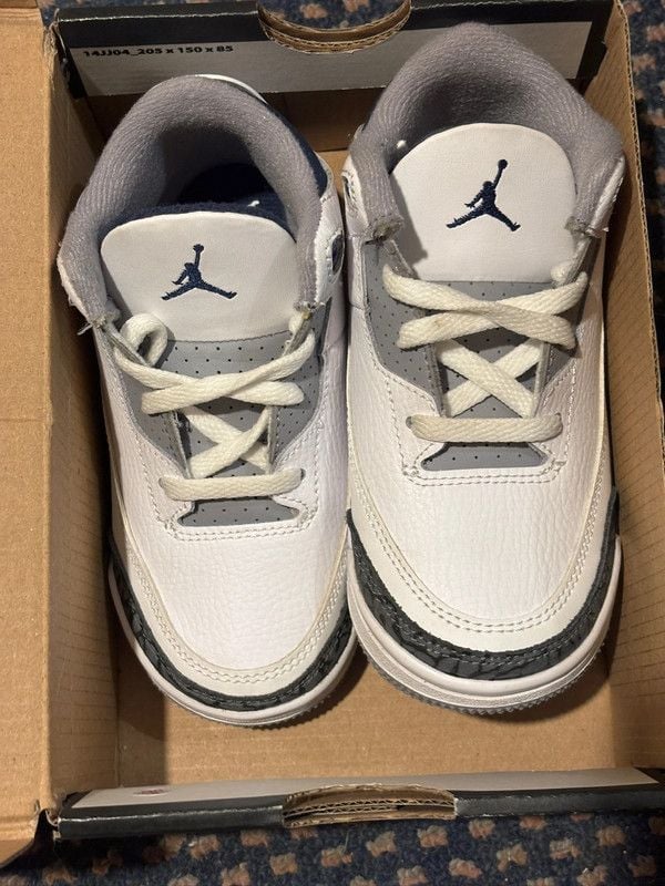 Jordan 3 Midnight Navy 3