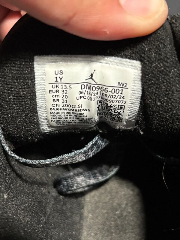 Jordan 3 Black Cat 1y 4