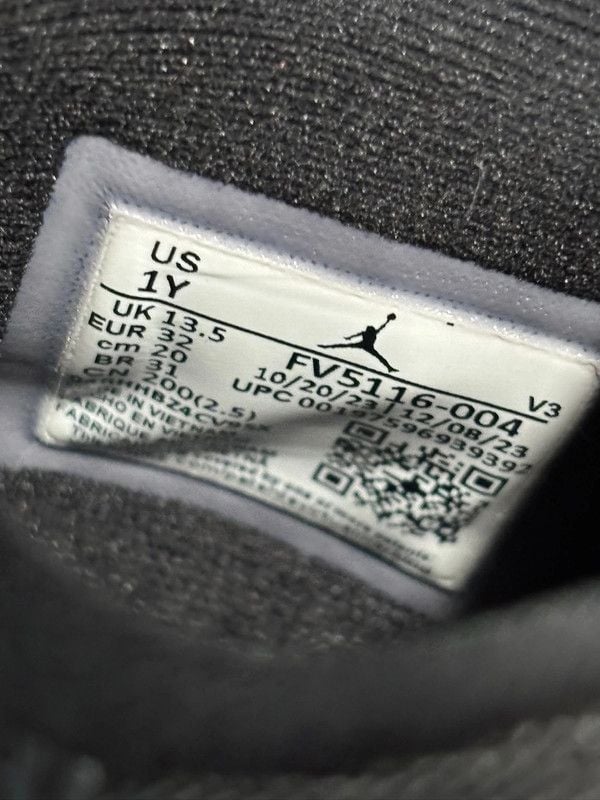 Jordan 11 Low Space Jam 4